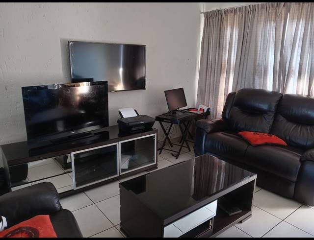 2 BEDROOM APARTMENT FOR SALE IN BOKSBURG NORTH